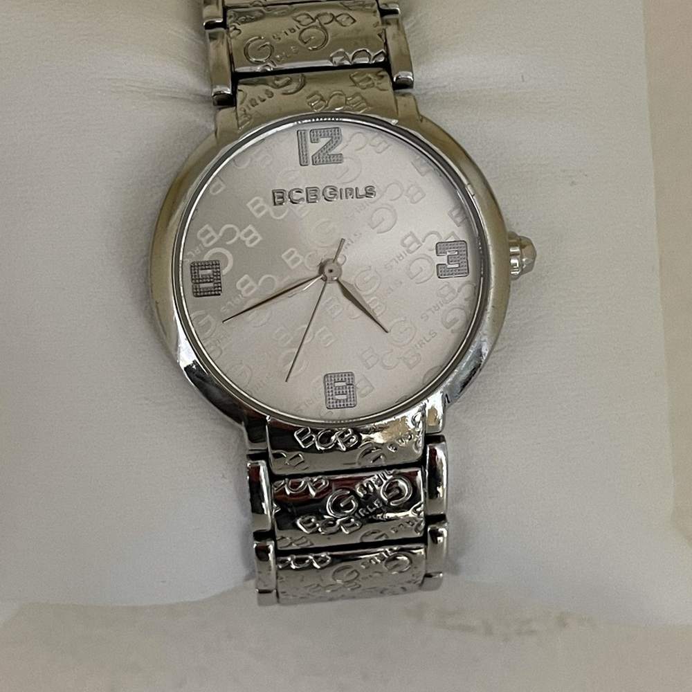 BCBG women’s watch in a great condition.